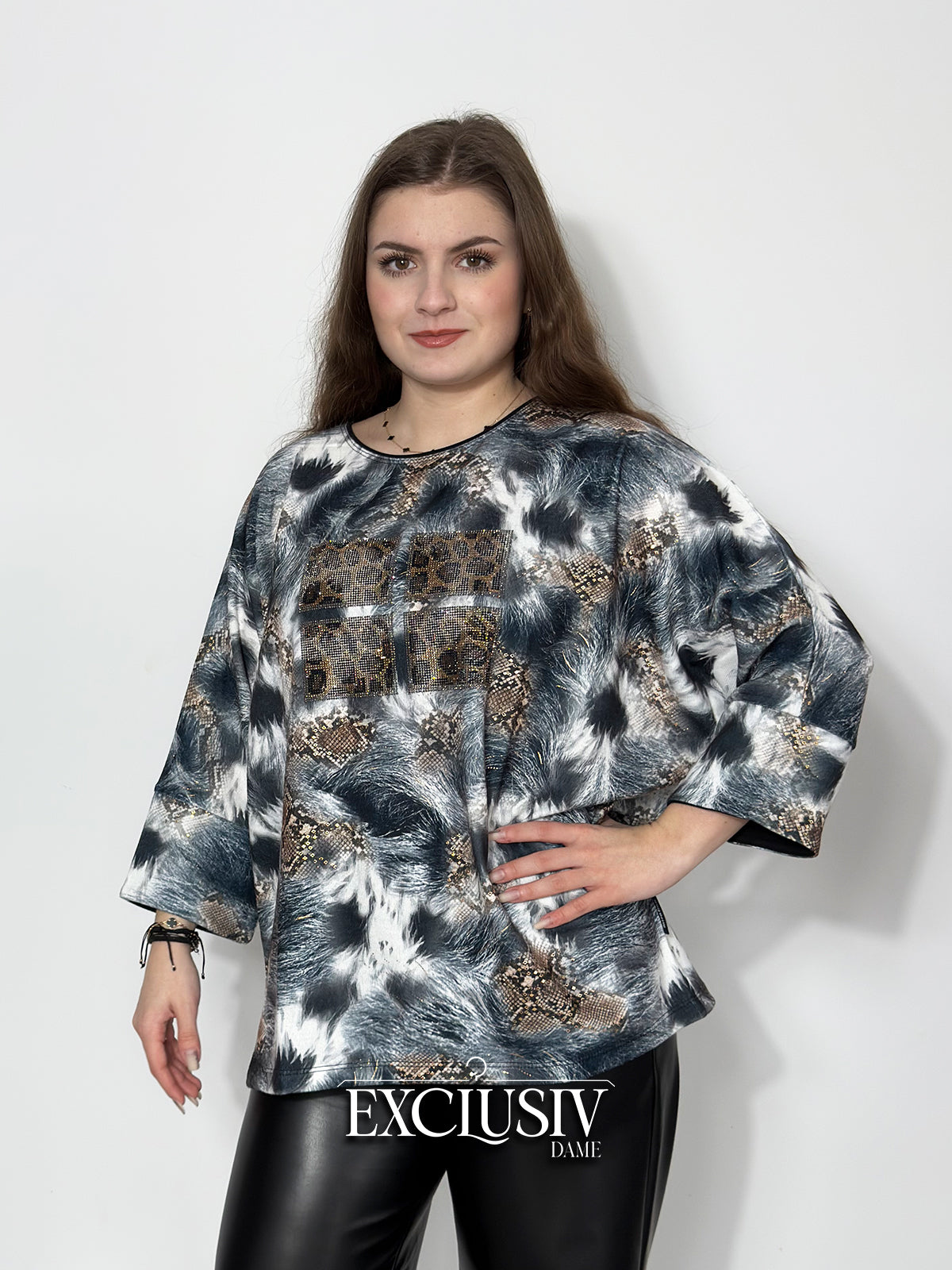 Bluza "Savage Elegance no.3" cu Animal Print Albastru