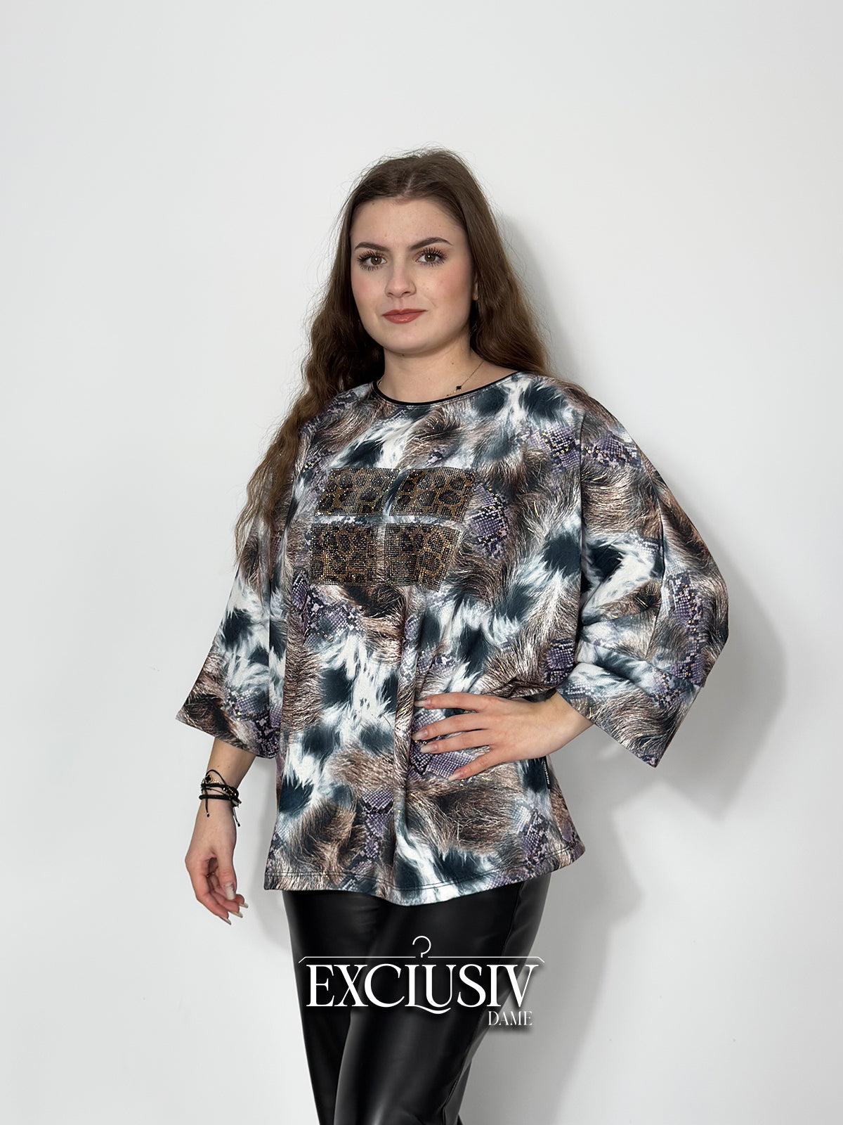 Bluza "Savage Elegance no.2" cu Animal Print Albastru