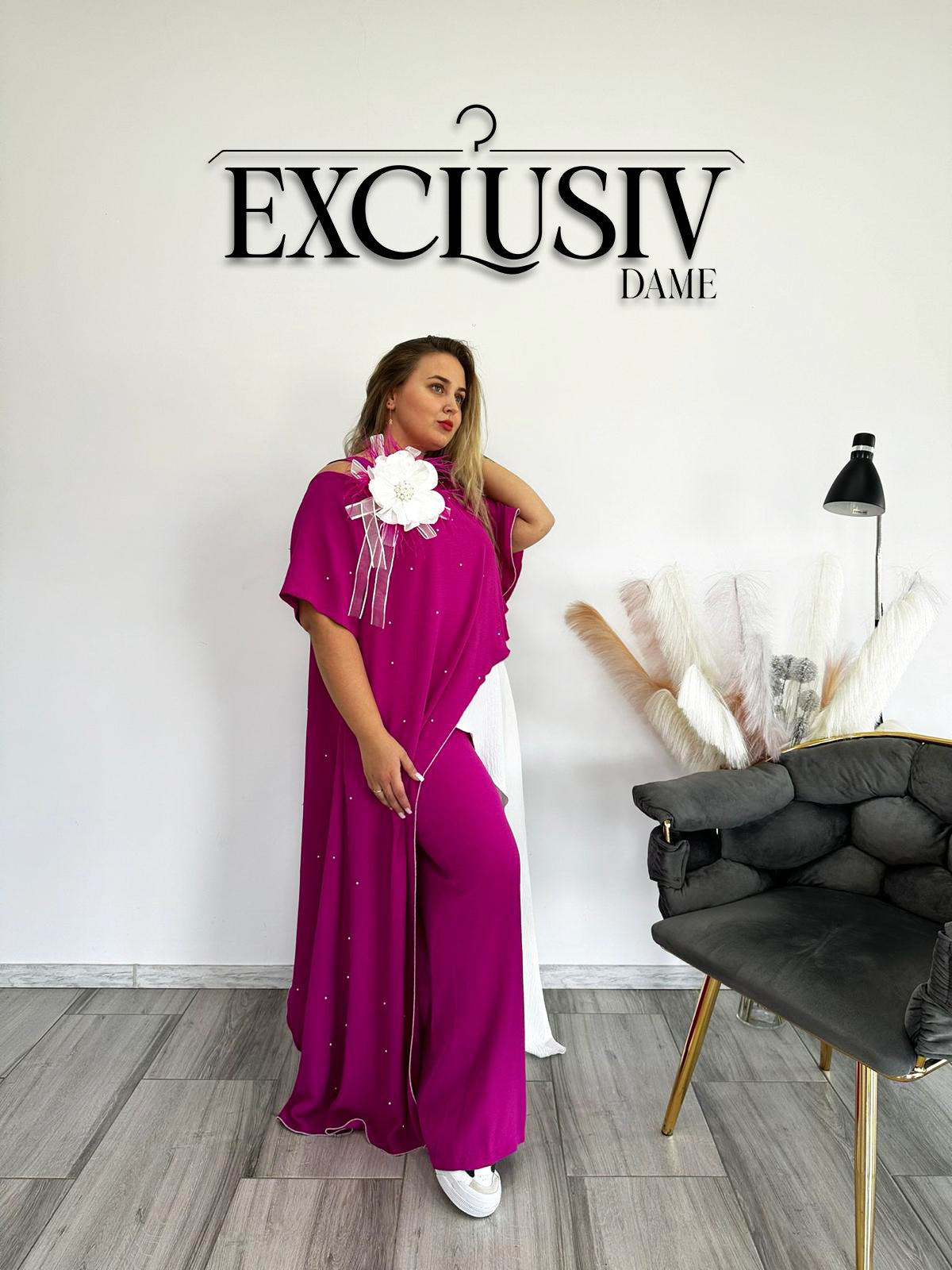 Compleu Elegant "Chic Asymmetry" in ticlam si alb